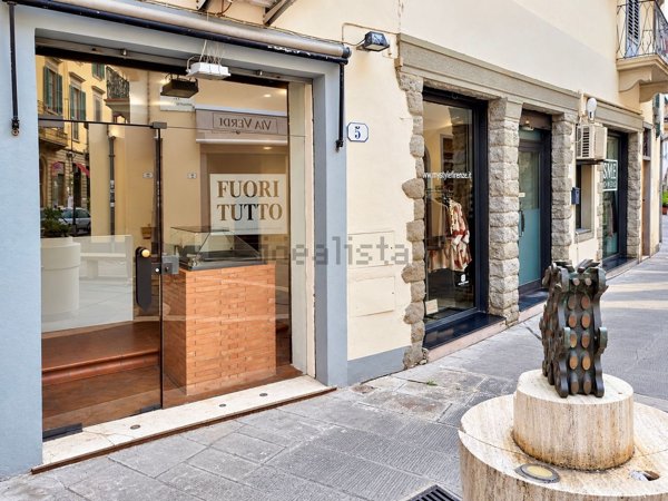 locale commerciale in affitto a Sesto Fiorentino