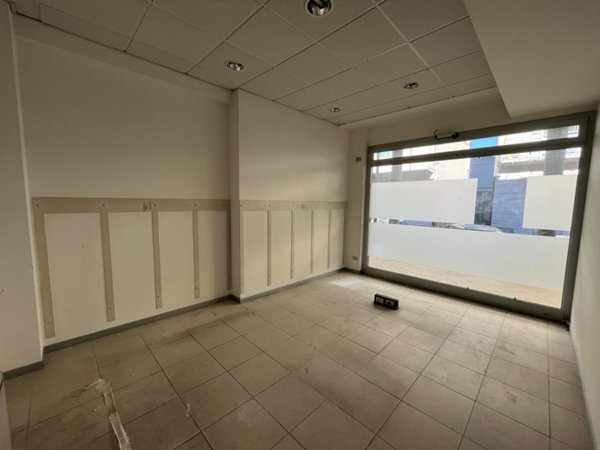 locale commerciale in affitto a Signa