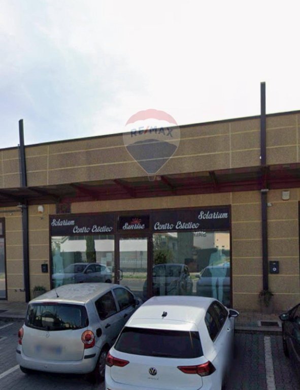 negozio in affitto a Signa