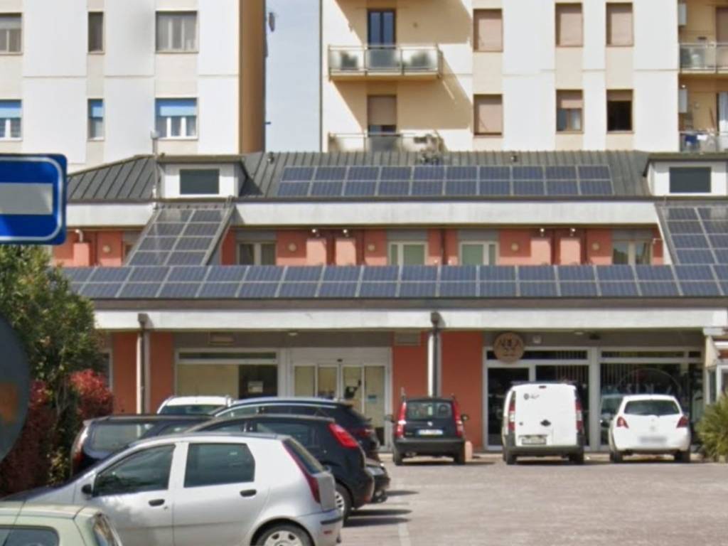 negozio in affitto a Signa