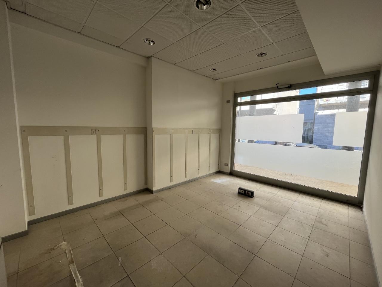 locale commerciale in affitto a Signa
