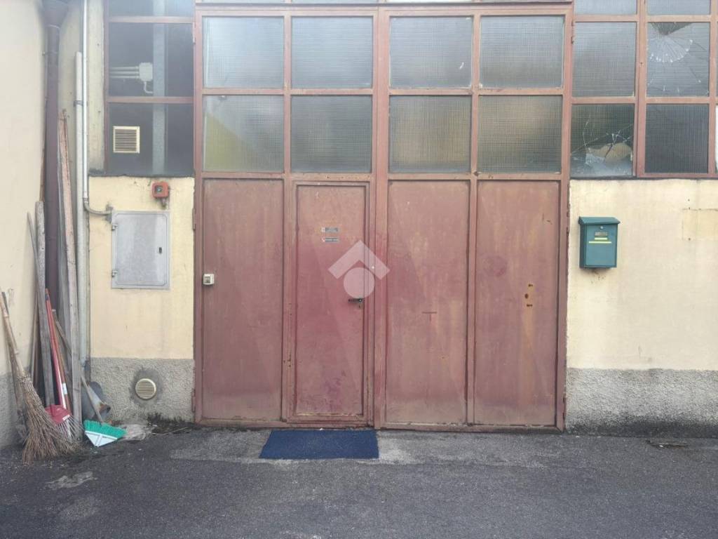 locale commerciale in affitto a Signa
