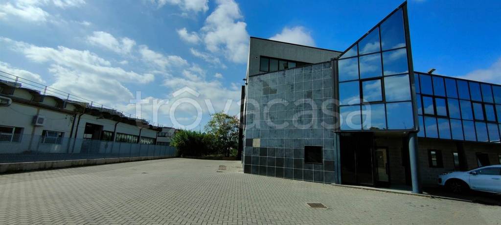 locale commerciale in affitto a Signa