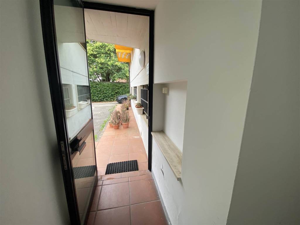 locale commerciale in affitto a Signa