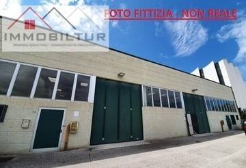 locale commerciale in affitto a Signa