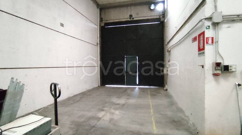 locale commerciale in affitto a Signa