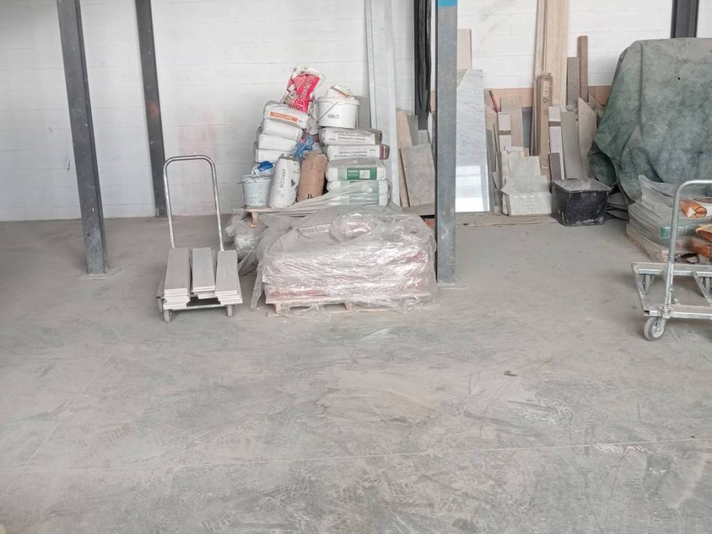 locale commerciale in affitto a Signa