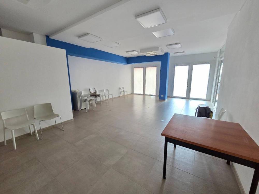 negozio in affitto a Signa