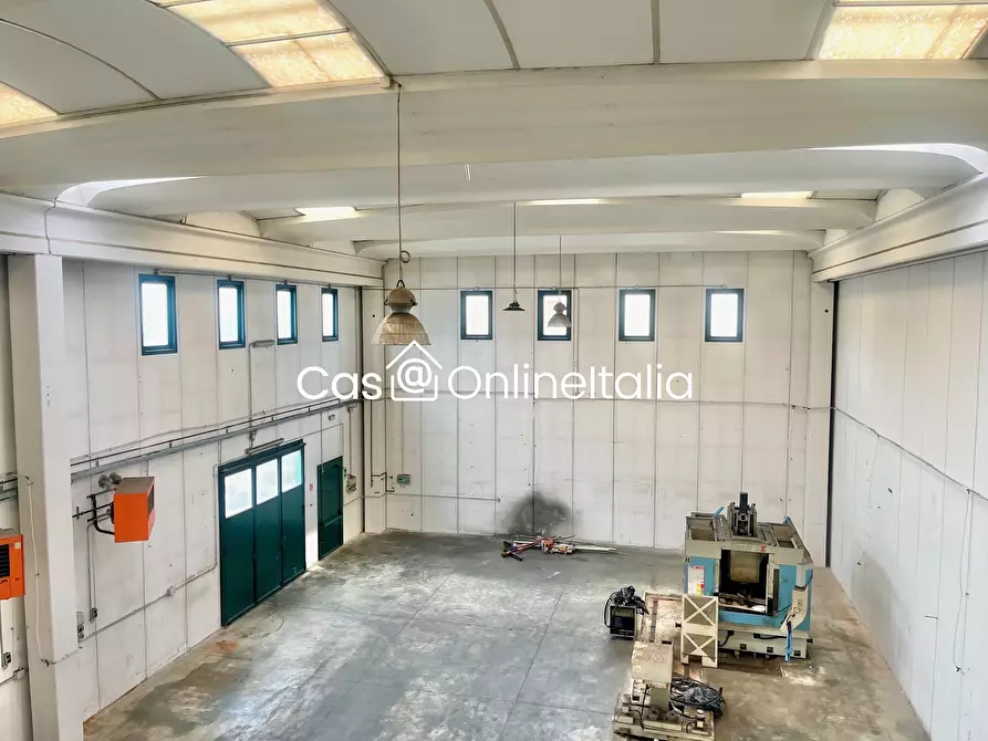 capannone in affitto a Signa