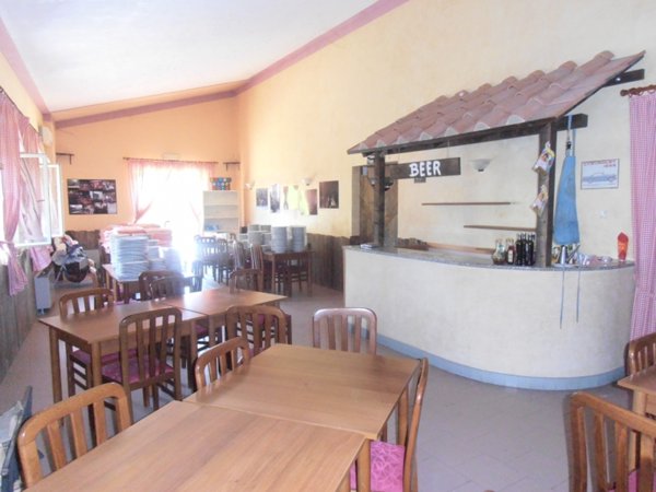 locale commerciale in affitto a Vicchio