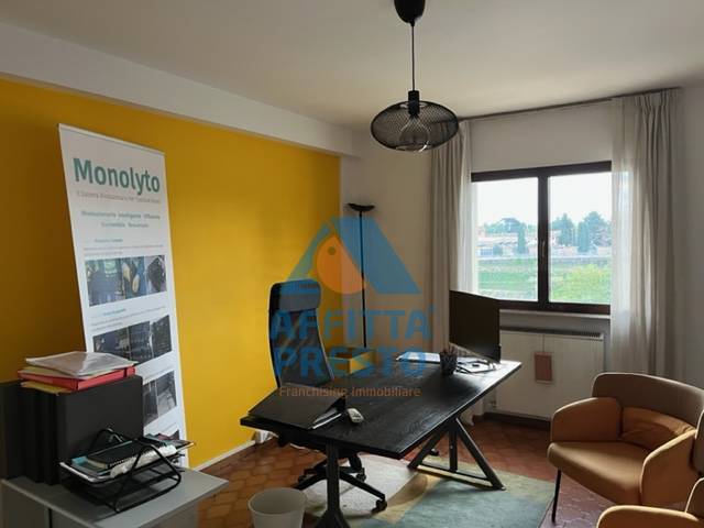 ufficio in affitto a Vinci in zona Sovigliana