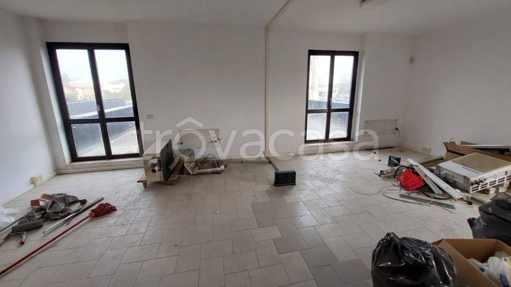 ufficio in affitto a Vinci in zona Sovigliana