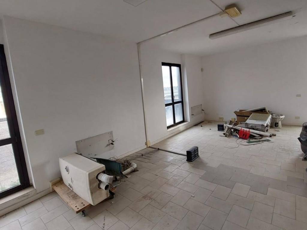 ufficio in affitto a Vinci in zona Sovigliana