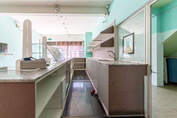 negozio in affitto a Vinci in zona Sovigliana