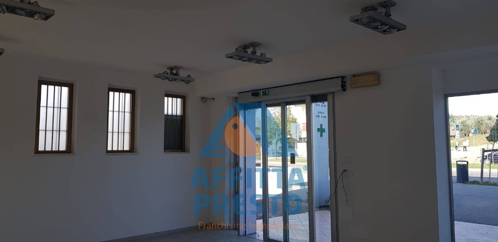 negozio in affitto a Vinci in zona Sovigliana