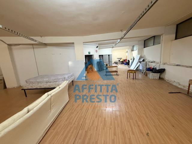 locale di sgombero in affitto a Vinci