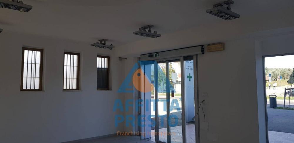 locale commerciale in affitto a Vinci