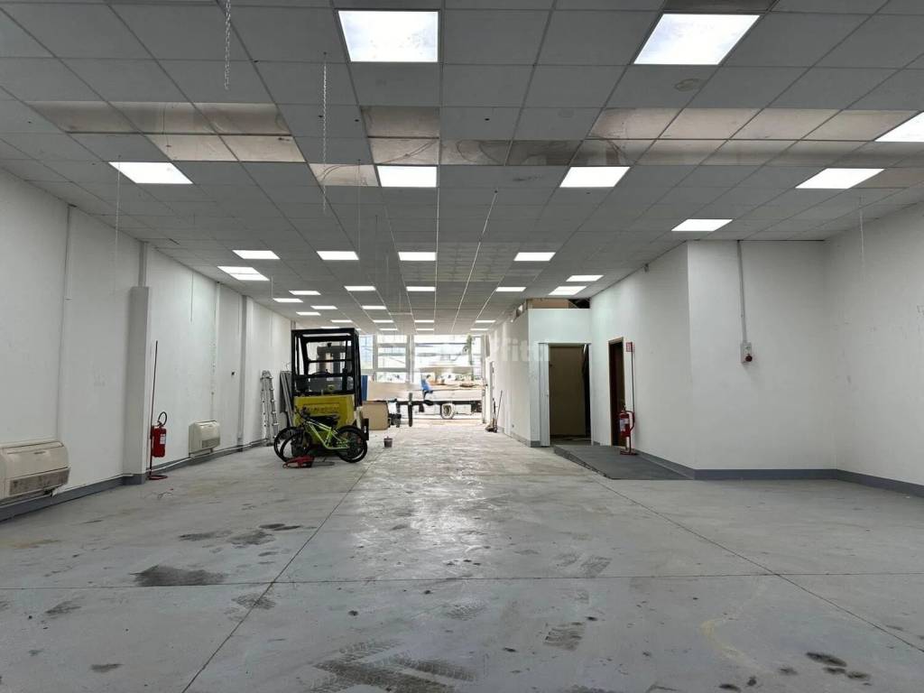 locale commerciale a Figline e Incisa Valdarno in zona Figline Valdarno