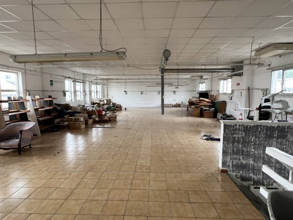 locale commerciale a Figline e Incisa Valdarno in zona Figline Valdarno