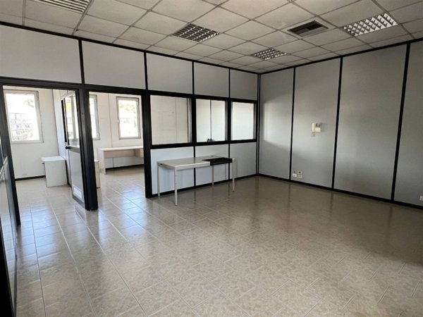 locale commerciale in affitto a Figline e Incisa Valdarno