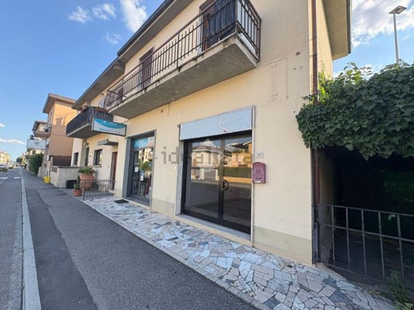 negozio in affitto a Figline e Incisa Valdarno