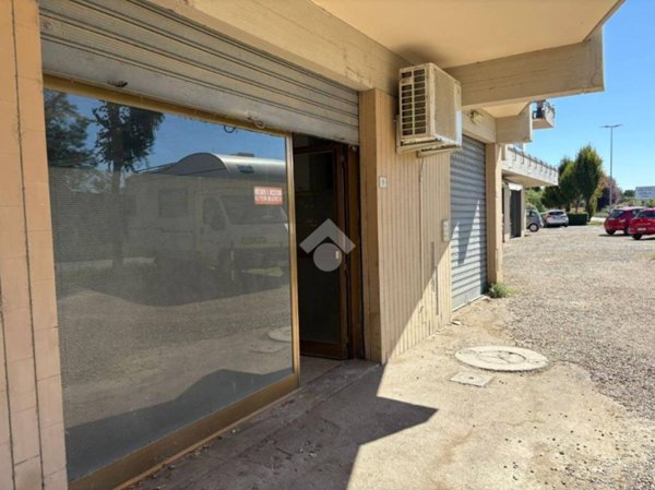 negozio in affitto a Figline e Incisa Valdarno