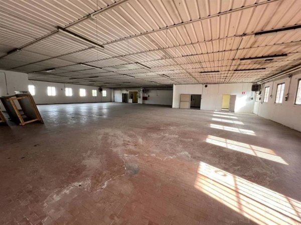 locale commerciale a Figline e Incisa Valdarno in zona Figline Valdarno