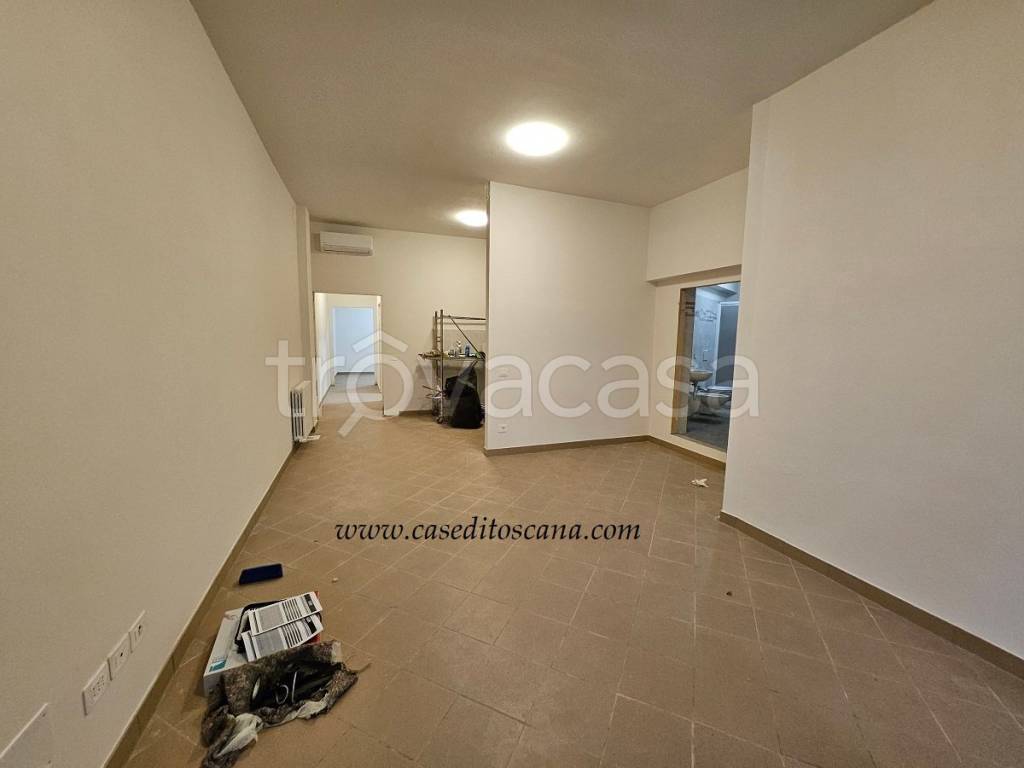 negozio in affitto a Figline e Incisa Valdarno