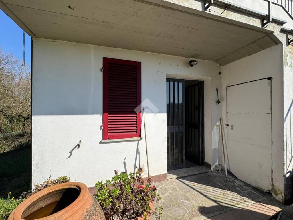 locale commerciale in affitto a Figline e Incisa Valdarno in zona Loppiano