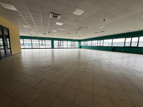 locale commerciale in affitto a Figline e Incisa Valdarno