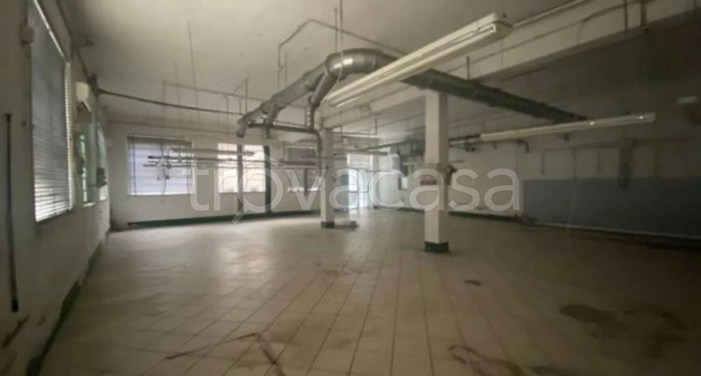 negozio in affitto a Figline e Incisa Valdarno