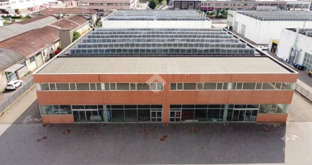 negozio in affitto a Figline e Incisa Valdarno in zona Massa