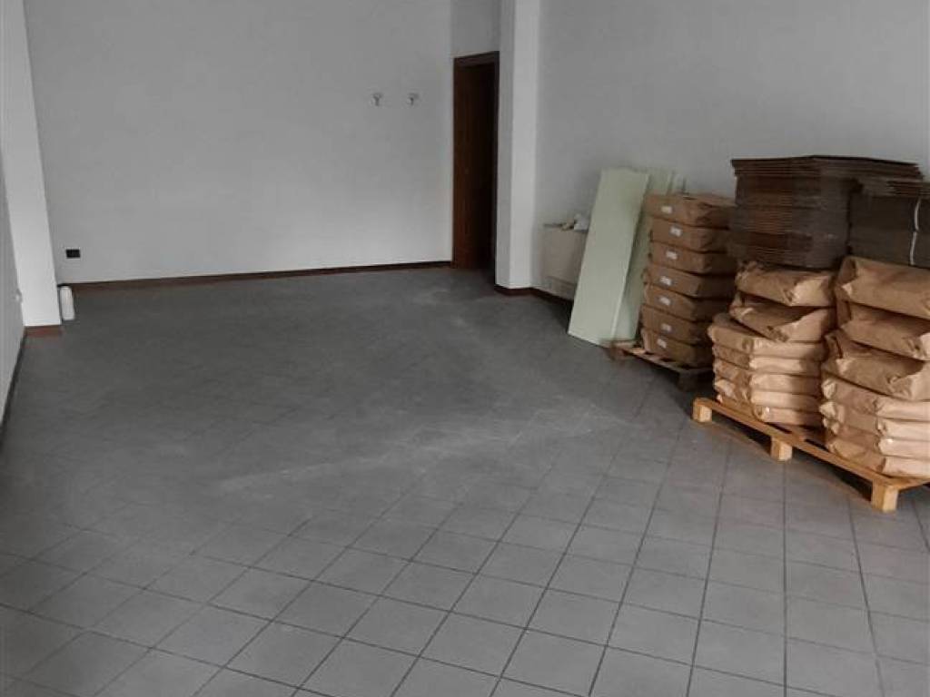 negozio in affitto a Figline e Incisa Valdarno in zona Figline Valdarno