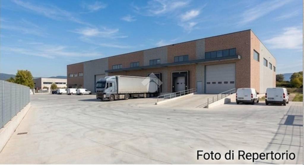negozio in affitto a Figline e Incisa Valdarno in zona Massa