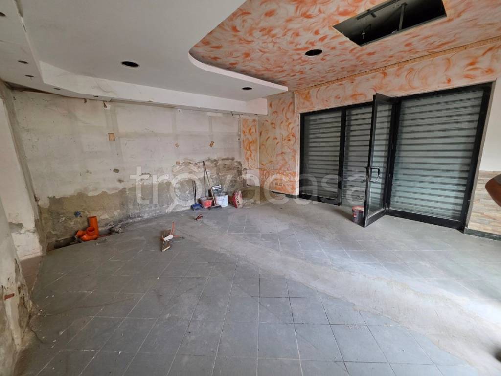 locale commerciale a Figline e Incisa Valdarno in zona Incisa in Val d'Arno