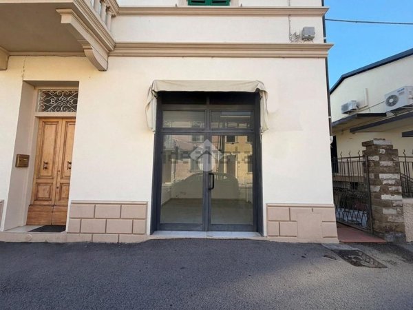 locale commerciale a Figline e Incisa Valdarno in zona Figline Valdarno