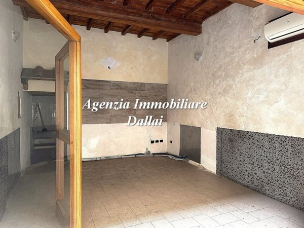 negozio in affitto a Scarperia e San Piero in zona Scarperia