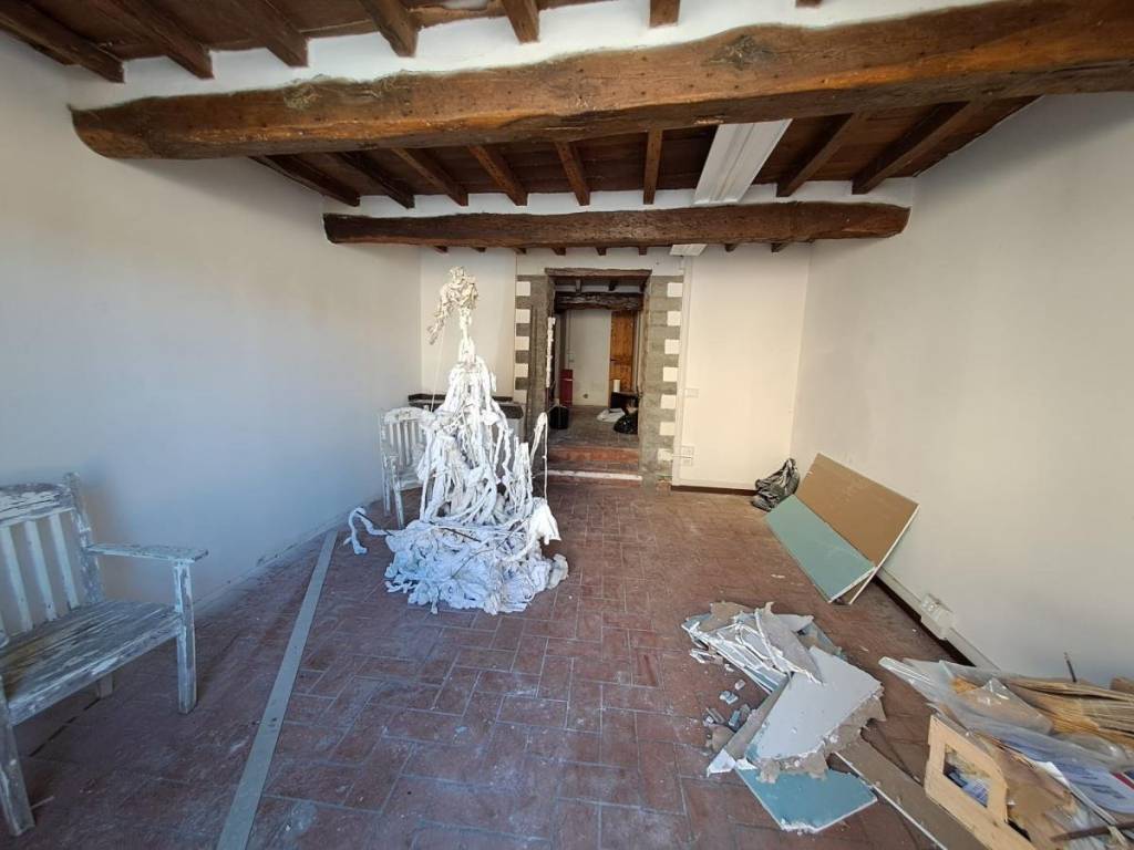 negozio in affitto a Scarperia e San Piero in zona Scarperia