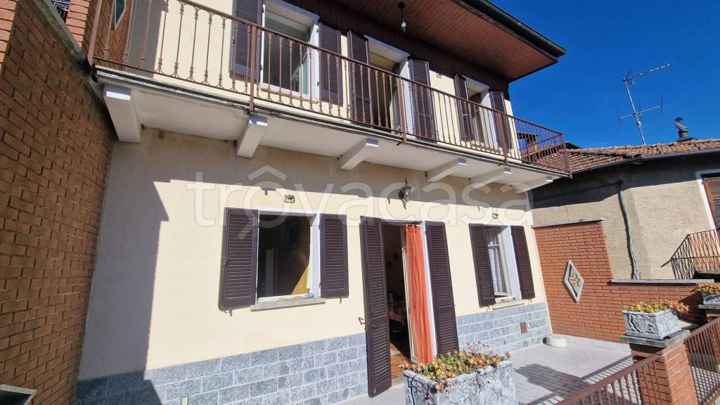 casa indipendente in affitto ad Armeno