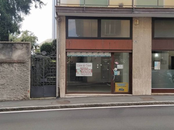 negozio in affitto ad Arona