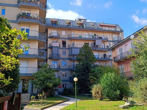 appartamento in affitto ad Arona