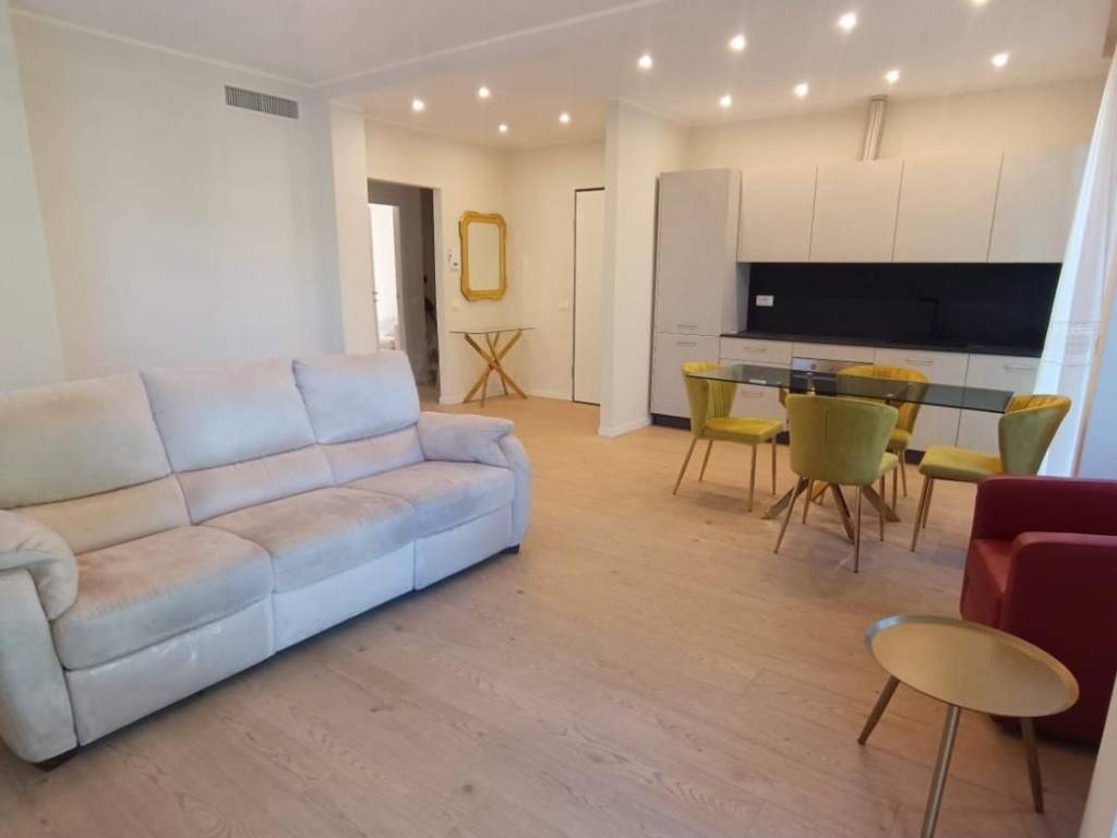 appartamento in affitto ad Arona