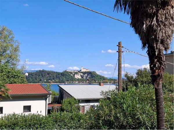 appartamento in affitto ad Arona