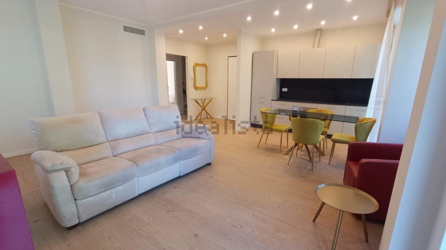 appartamento in affitto ad Arona