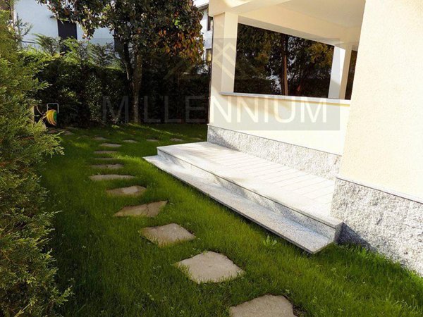 quadrivano in affitto ad Arona