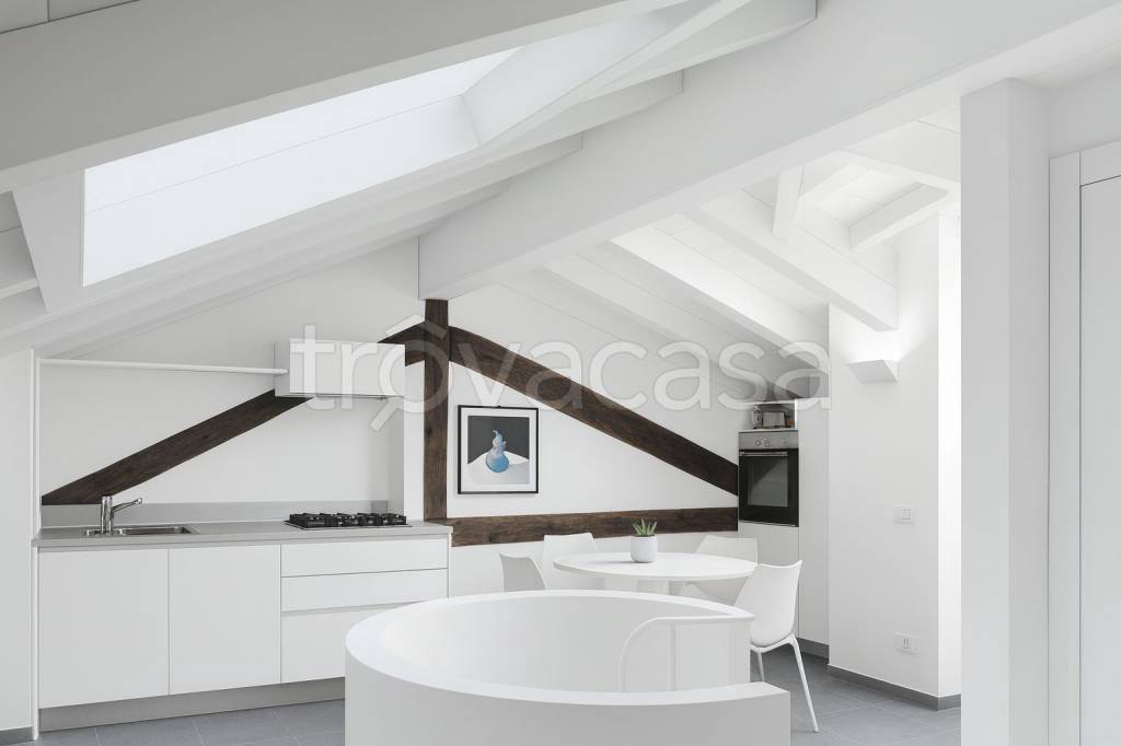 appartamento in affitto ad Arona