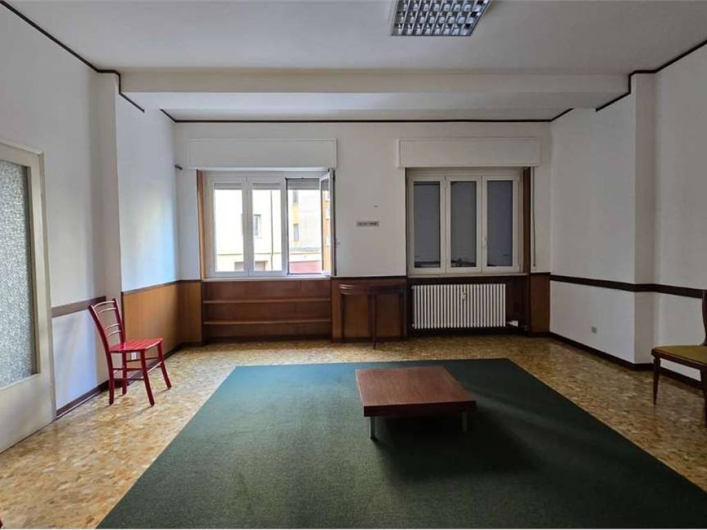 ufficio in affitto ad Arona