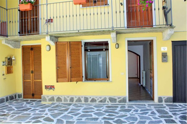 appartamento in affitto ad Arona in zona Campagna