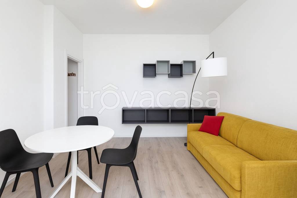 appartamento in affitto ad Arona