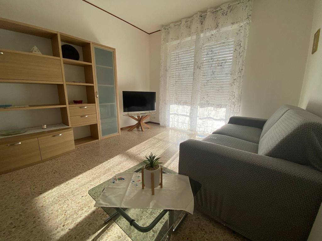 appartamento in affitto ad Arona